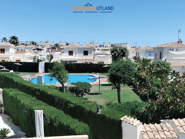 Chalet de 4 habitaciones en Playa Flamenca, Orihuela en venta con piscina - 280.000 € (Ref: 10032493)