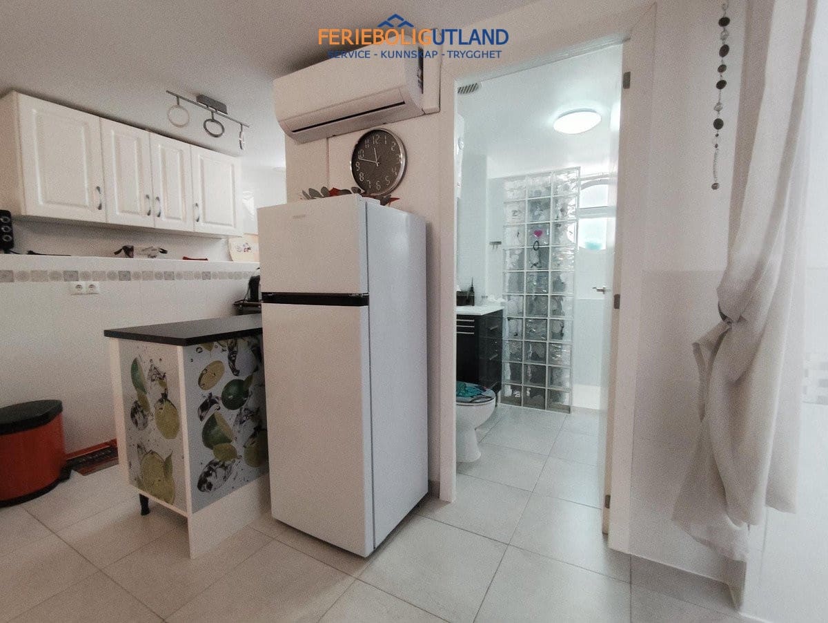 Chalet de 4 habitaciones en Playa Flamenca en venta con piscina - 280.000 € (Ref: 10032493)