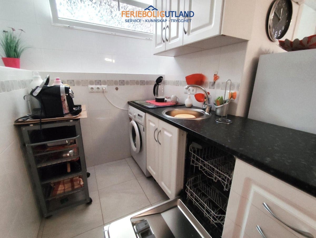 Chalet de 4 habitaciones en Playa Flamenca en venta con piscina - 280.000 € (Ref: 10032493)