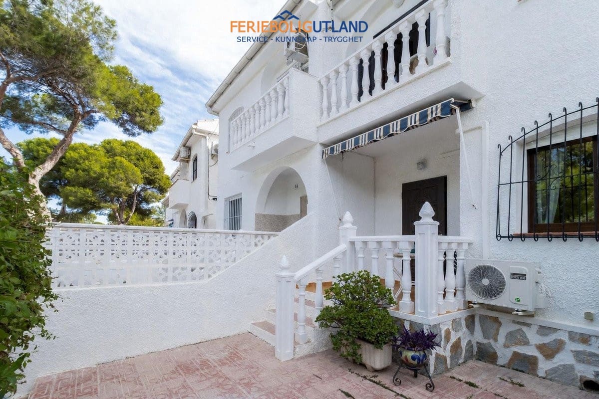 3 sovrum Villa till salu i La Zenia med garage - 338 000 € (Ref: 10032494)