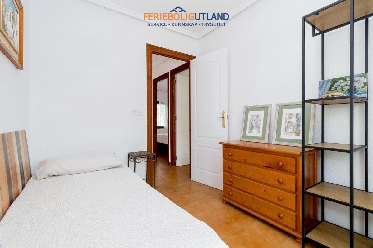 3 sovrum Villa till salu i La Zenia med garage - 338 000 € (Ref: 10032494)