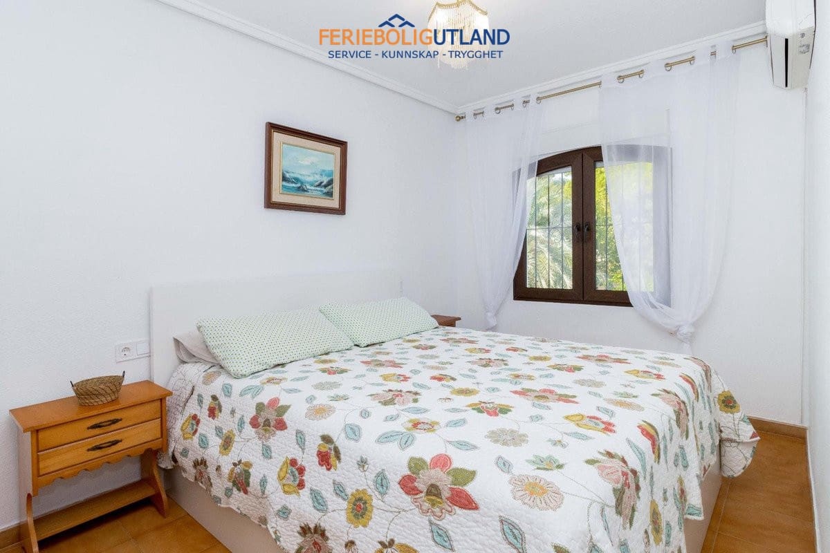 3 sovrum Villa till salu i La Zenia med garage - 338 000 € (Ref: 10032494)