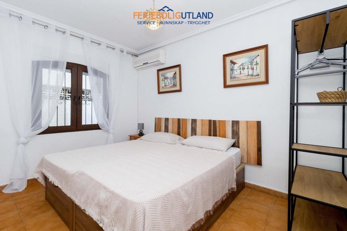 3 sovrum Villa till salu i La Zenia med garage - 338 000 € (Ref: 10032494)