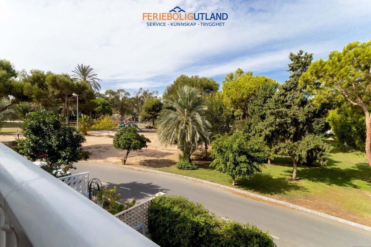 3 sovrum Villa till salu i La Zenia med garage - 338 000 € (Ref: 10032494)