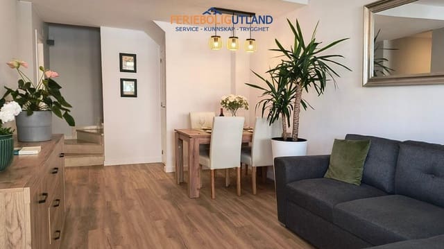 Casa de 3 habitaciones en Punta Prima, Orihuela en venta con piscina - 277.900 € (Ref: 10032495)