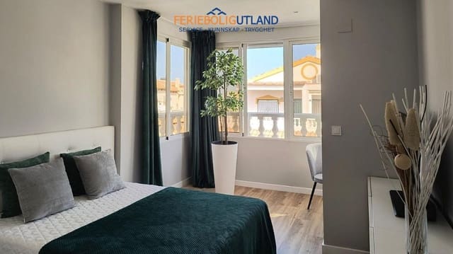 Casa de 3 habitaciones en Punta Prima, Orihuela en venta con piscina - 277.900 € (Ref: 10032495)
