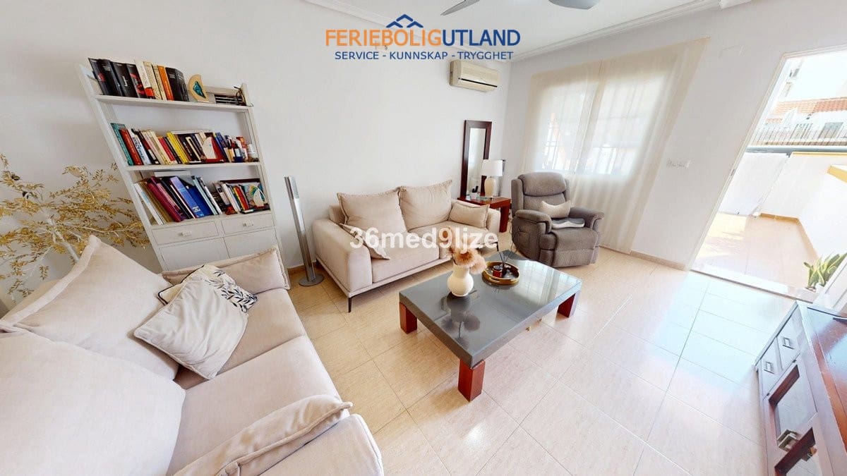 3 Zimmer Villa zu verkaufen in Los Alcazares mit Pool - 250.000 € (Ref: 10032496)