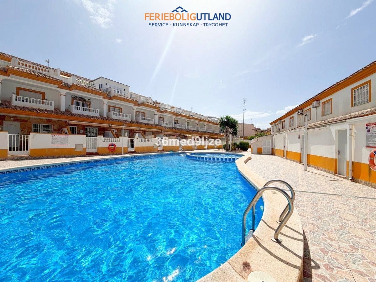 3 Zimmer Villa zu verkaufen in Los Alcazares mit Pool - 250.000 € (Ref: 10032496)