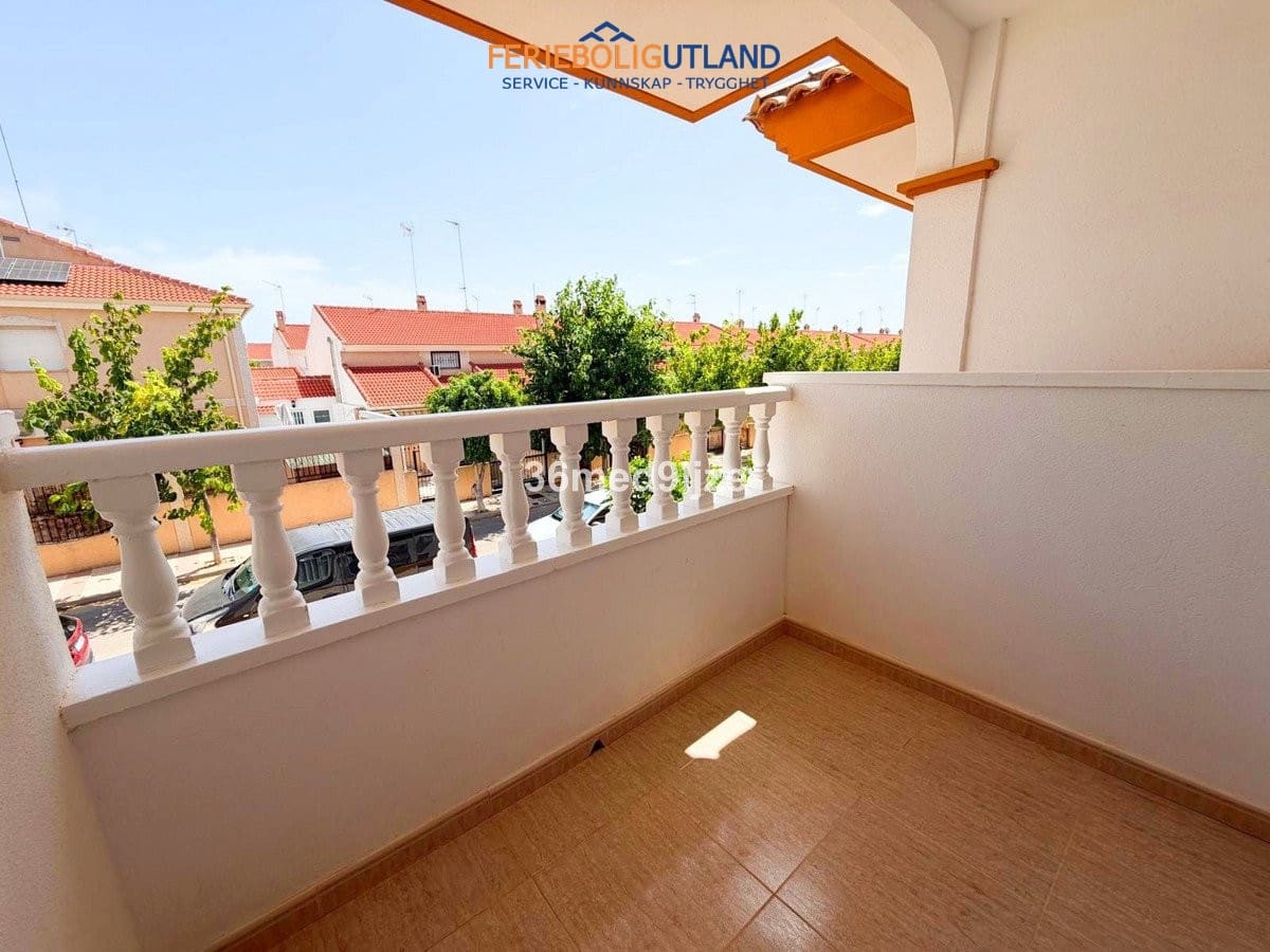 3 Zimmer Villa zu verkaufen in Los Alcazares mit Pool - 250.000 € (Ref: 10032496)