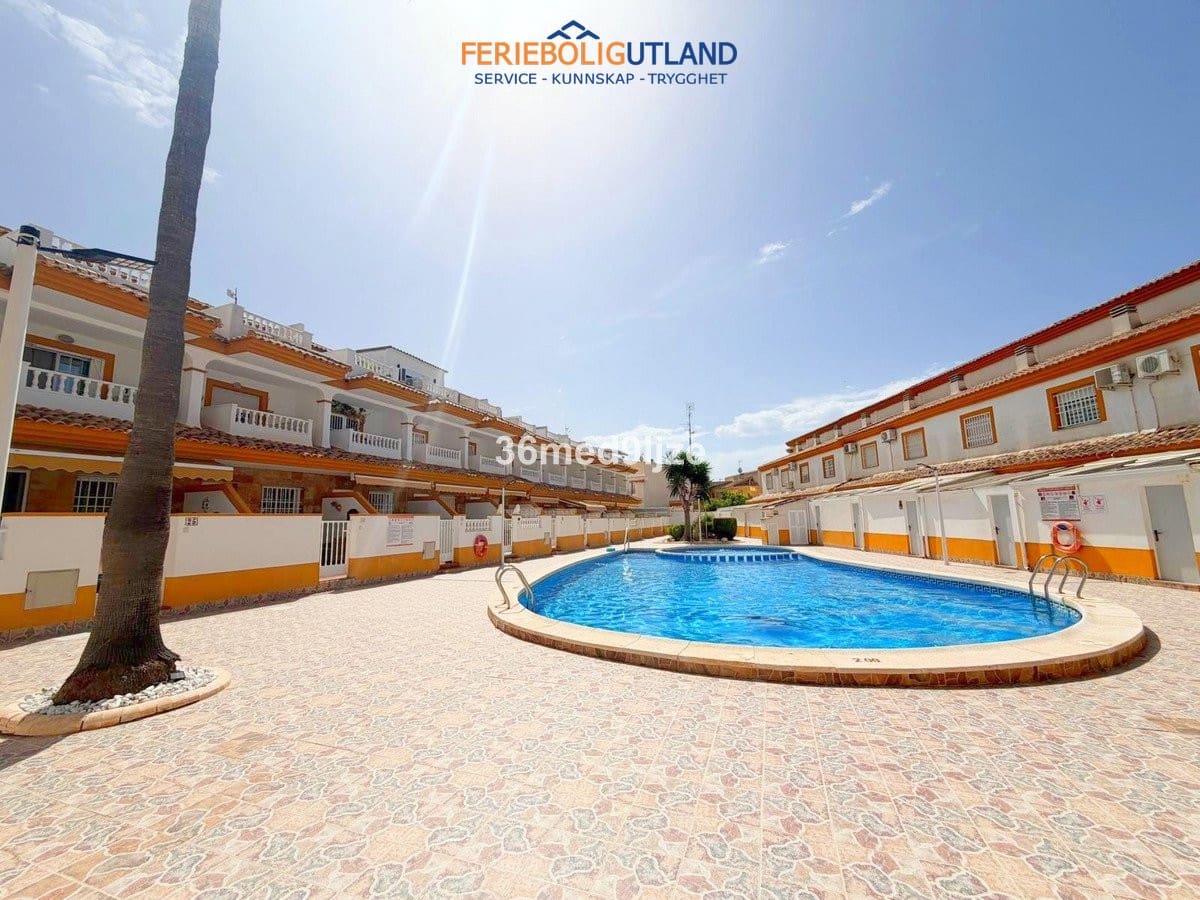3 Zimmer Villa zu verkaufen in Los Alcazares mit Pool - 250.000 € (Ref: 10032496)