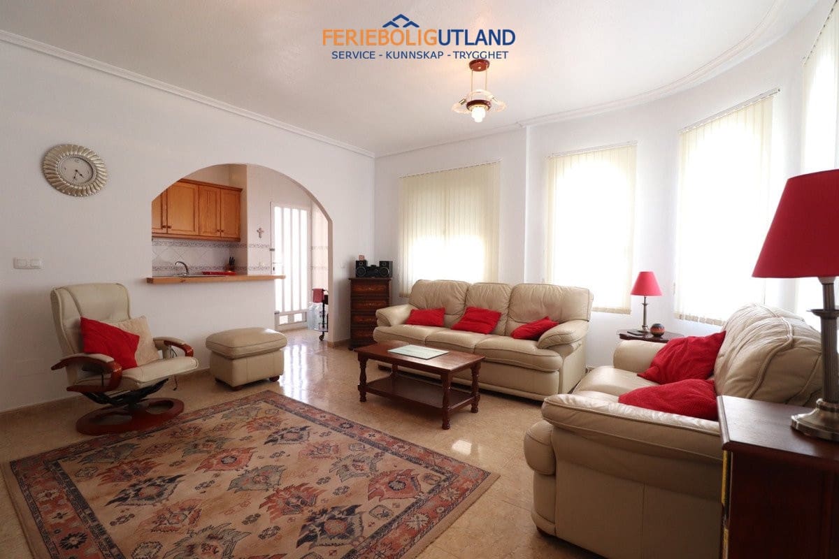 3 bedroom Villa for sale in Algorfa with pool garage - € 220,000 (Ref: 10032499)