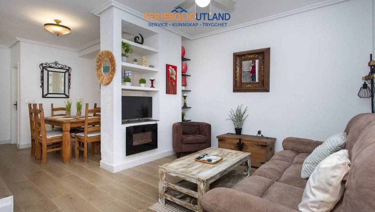 3 slaapkamer Huis te koop in Playa Flamenca met zwembad garage - € 330.000 (Ref: 10032501)