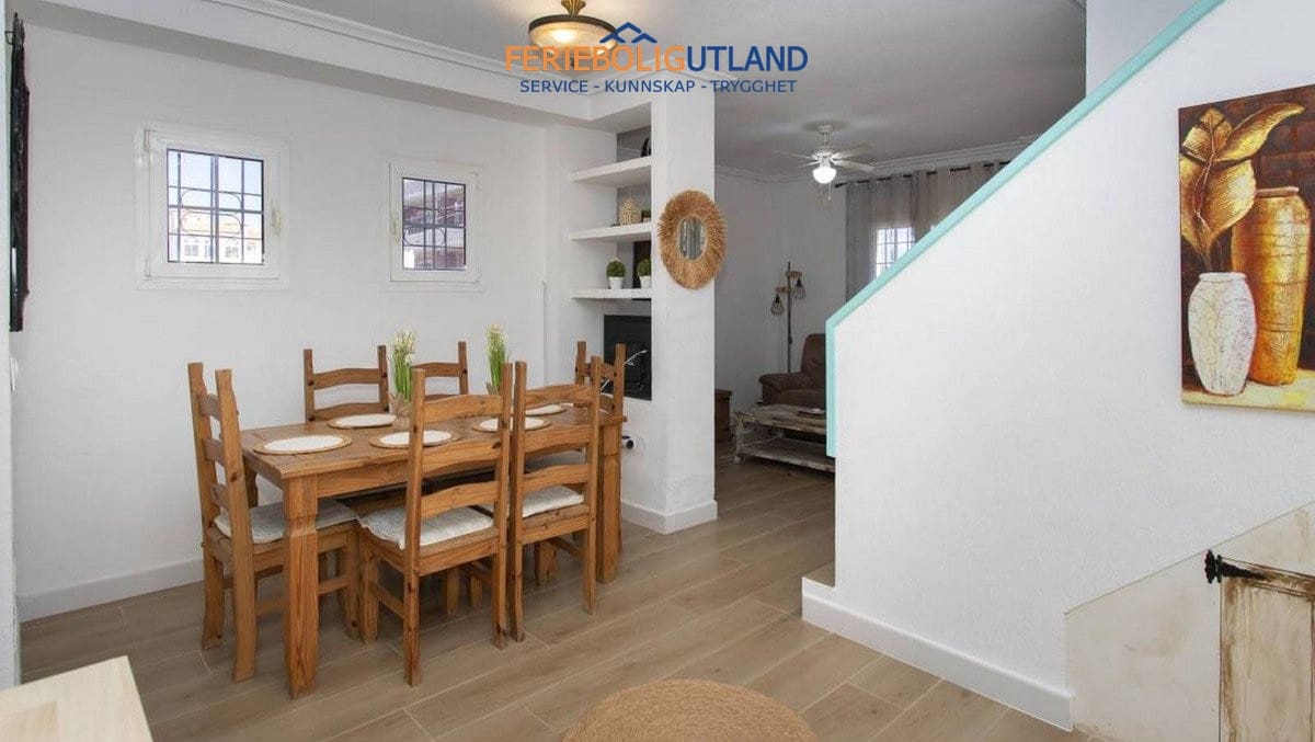 3 slaapkamer Huis te koop in Playa Flamenca met zwembad garage - € 330.000 (Ref: 10032501)