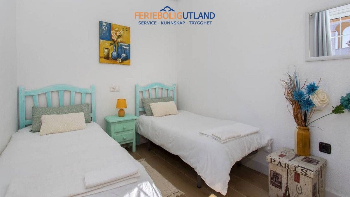 3 slaapkamer Huis te koop in Playa Flamenca met zwembad garage - € 330.000 (Ref: 10032501)
