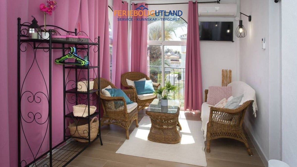 3 slaapkamer Huis te koop in Playa Flamenca met zwembad garage - € 330.000 (Ref: 10032501)