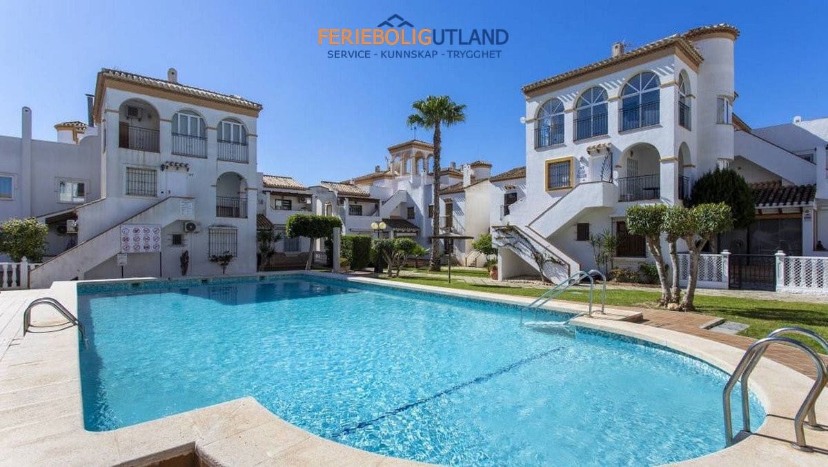 3 slaapkamer Huis te koop in Playa Flamenca met zwembad garage - € 330.000 (Ref: 10032501)