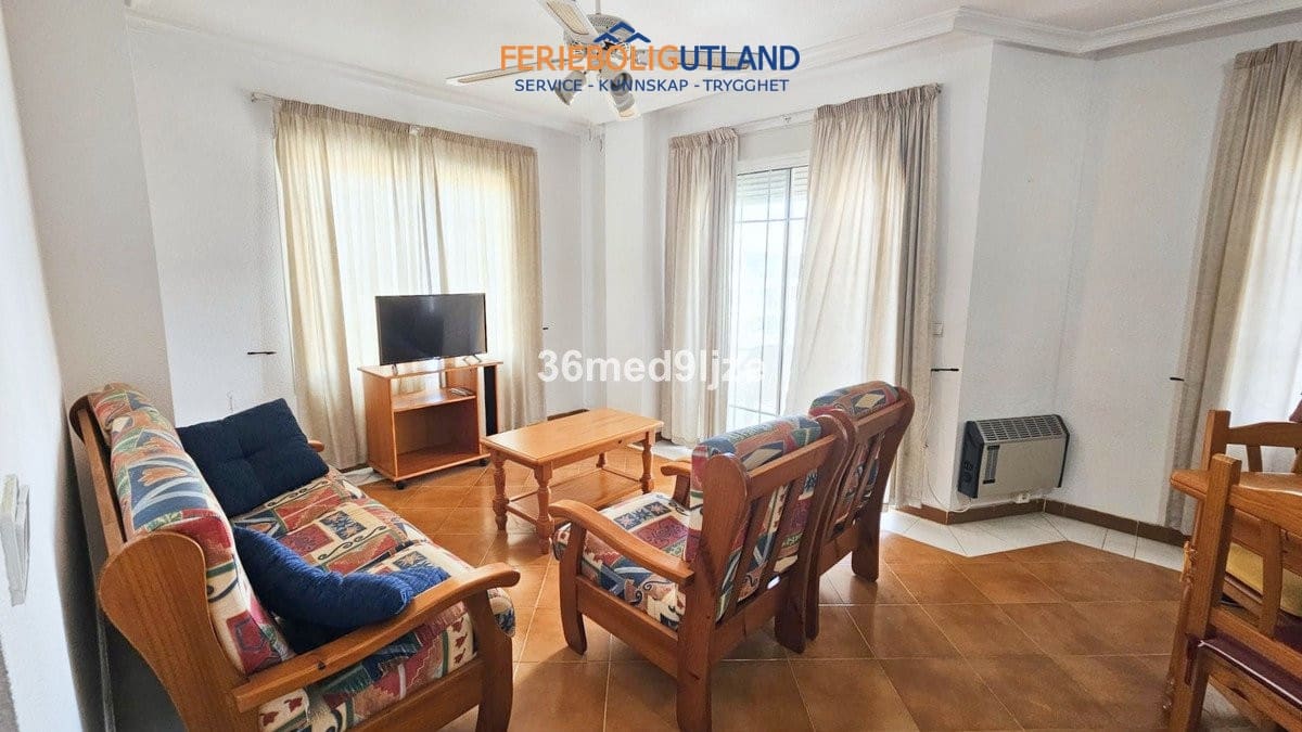 3 makuuhuone Omakotitalo myytävänä paikassa Los Narejos mukana uima-altaan 
autotalli - 186 900 € (Ref: 10033166)