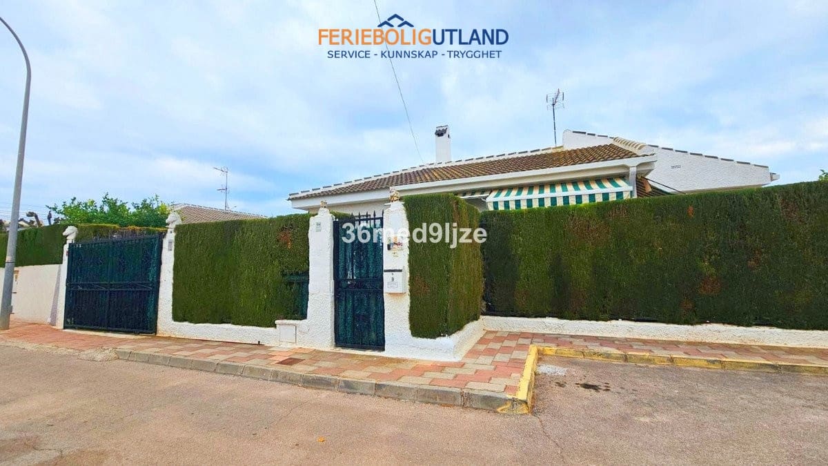 3 slaapkamer Villa te koop in Los Alcazares met zwembad garage - € 477.000 (Ref: 10033167)