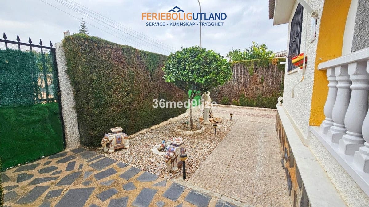 3 slaapkamer Villa te koop in Los Alcazares met zwembad garage - € 477.000 (Ref: 10033167)