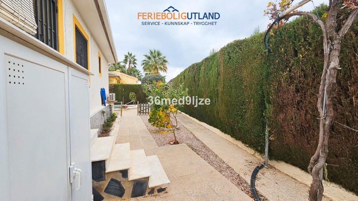 3 slaapkamer Villa te koop in Los Alcazares met zwembad garage - € 477.000 (Ref: 10033167)