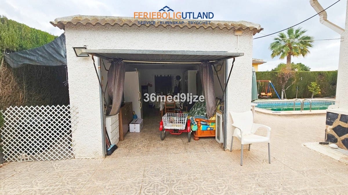 3 slaapkamer Villa te koop in Los Alcazares met zwembad garage - € 477.000 (Ref: 10033167)