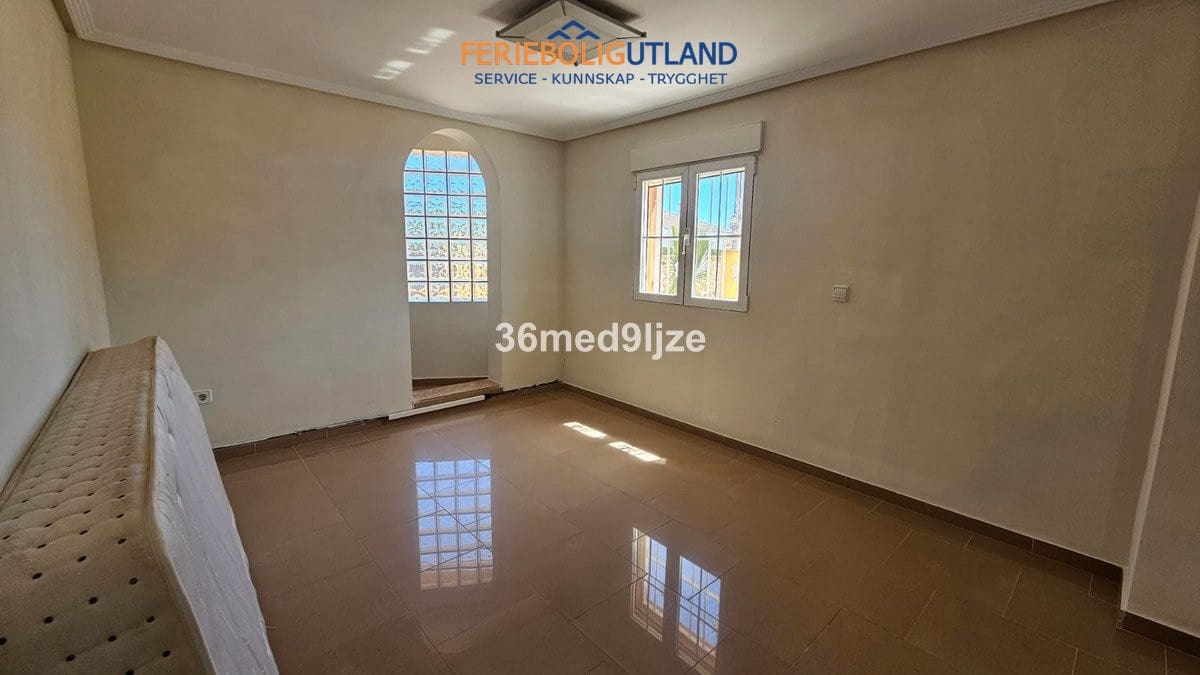 6 Zimmer Villa zu verkaufen in Los Narejos mit Pool Garage - 599.000 € (Ref: 10033171)