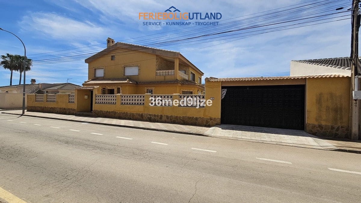 6 Zimmer Villa zu verkaufen in Los Narejos mit Pool Garage - 599.000 € (Ref: 10033171)