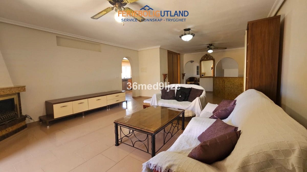 6 Zimmer Villa zu verkaufen in Los Narejos mit Pool Garage - 599.000 € (Ref: 10033171)