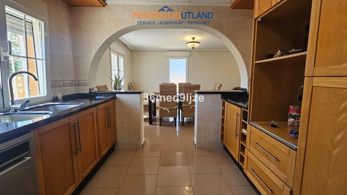 6 Zimmer Villa zu verkaufen in Los Narejos mit Pool Garage - 599.000 € (Ref: 10033171)