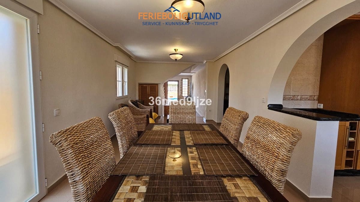 6 Zimmer Villa zu verkaufen in Los Narejos mit Pool Garage - 599.000 € (Ref: 10033171)