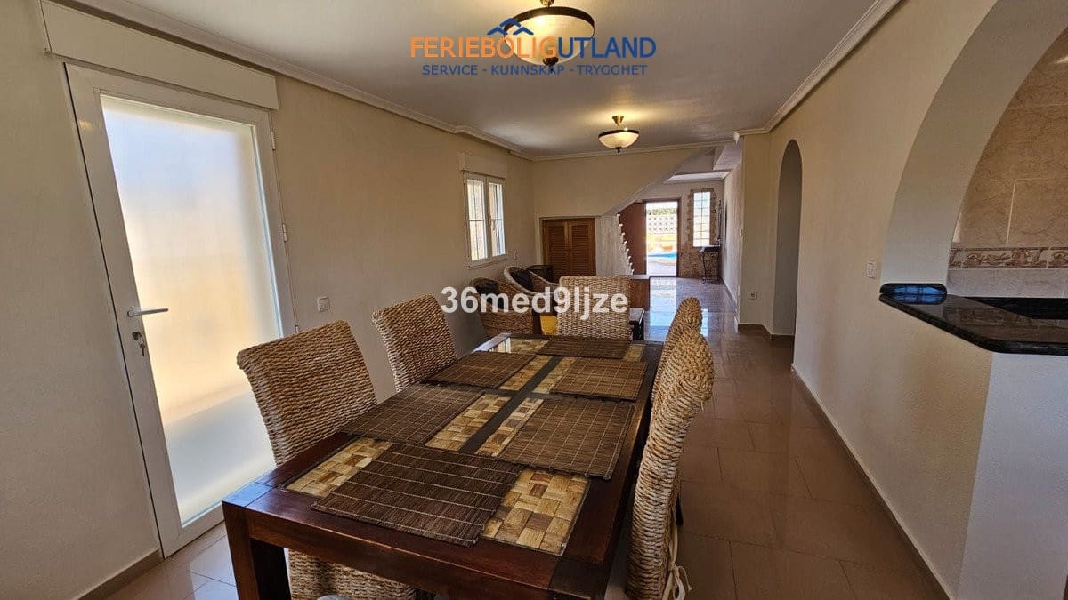 6 Zimmer Villa zu verkaufen in Los Narejos mit Pool Garage - 599.000 € (Ref: 10033171)