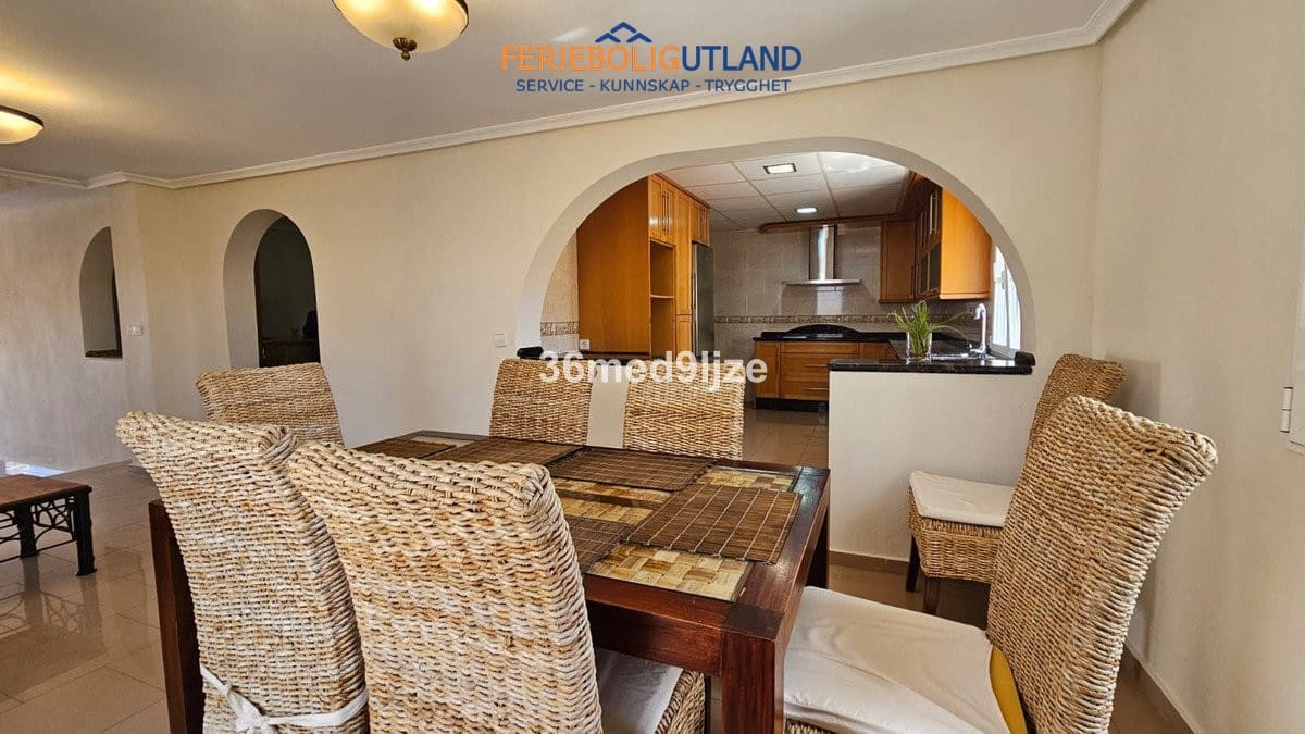 6 Zimmer Villa zu verkaufen in Los Narejos mit Pool Garage - 599.000 € (Ref: 10033171)