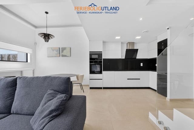 Chalet de 3 habitaciones en El Raso, Guardamar del Segura en venta con piscina - 450.000 € (Ref: 10034231)