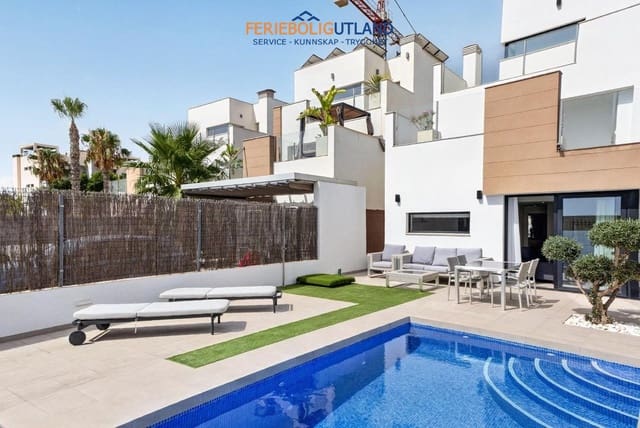 Chalet de 3 habitaciones en El Raso, Guardamar del Segura en venta con piscina - 450.000 € (Ref: 10034231)