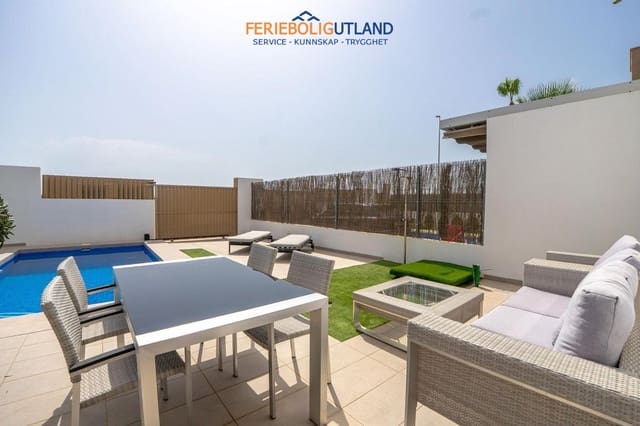 Chalet de 3 habitaciones en El Raso, Guardamar del Segura en venta con piscina - 450.000 € (Ref: 10034231)