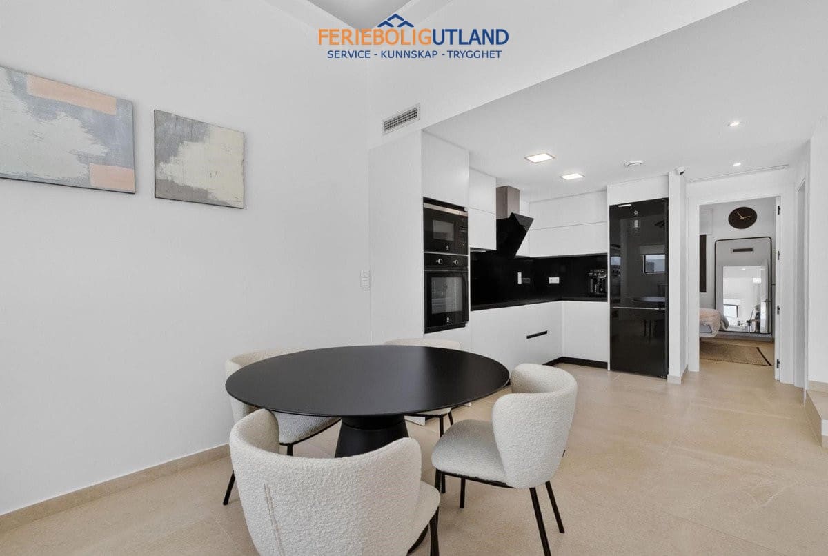 Chalet de 3 habitaciones en Guardamar del Segura en venta con piscina - 450.000 € (Ref: 10034231)