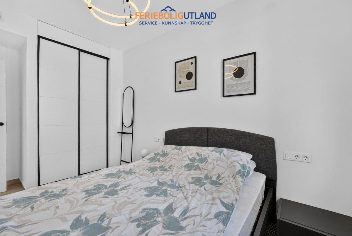 Chalet de 3 habitaciones en Guardamar del Segura en venta con piscina - 450.000 € (Ref: 10034231)
