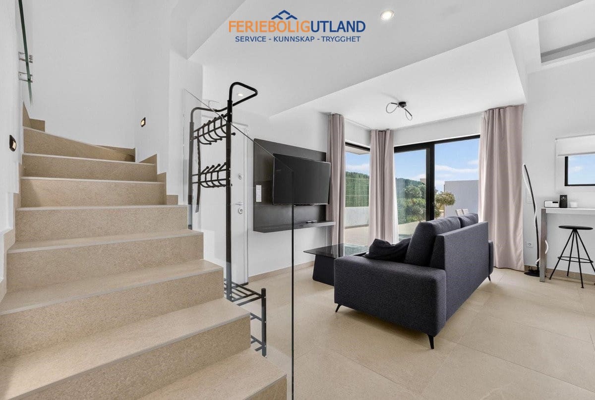 Chalet de 3 habitaciones en Guardamar del Segura en venta con piscina - 450.000 € (Ref: 10034231)