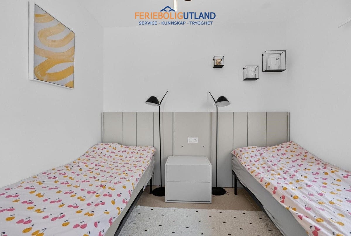 Chalet de 3 habitaciones en Guardamar del Segura en venta con piscina - 450.000 € (Ref: 10034231)