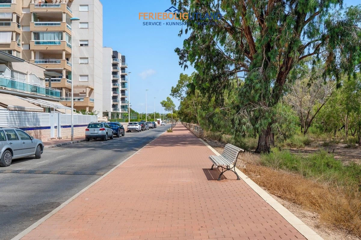 3 bedroom Apartment for sale in Guardamar del Segura with pool garage - € 379,000 (Ref: 10034322)