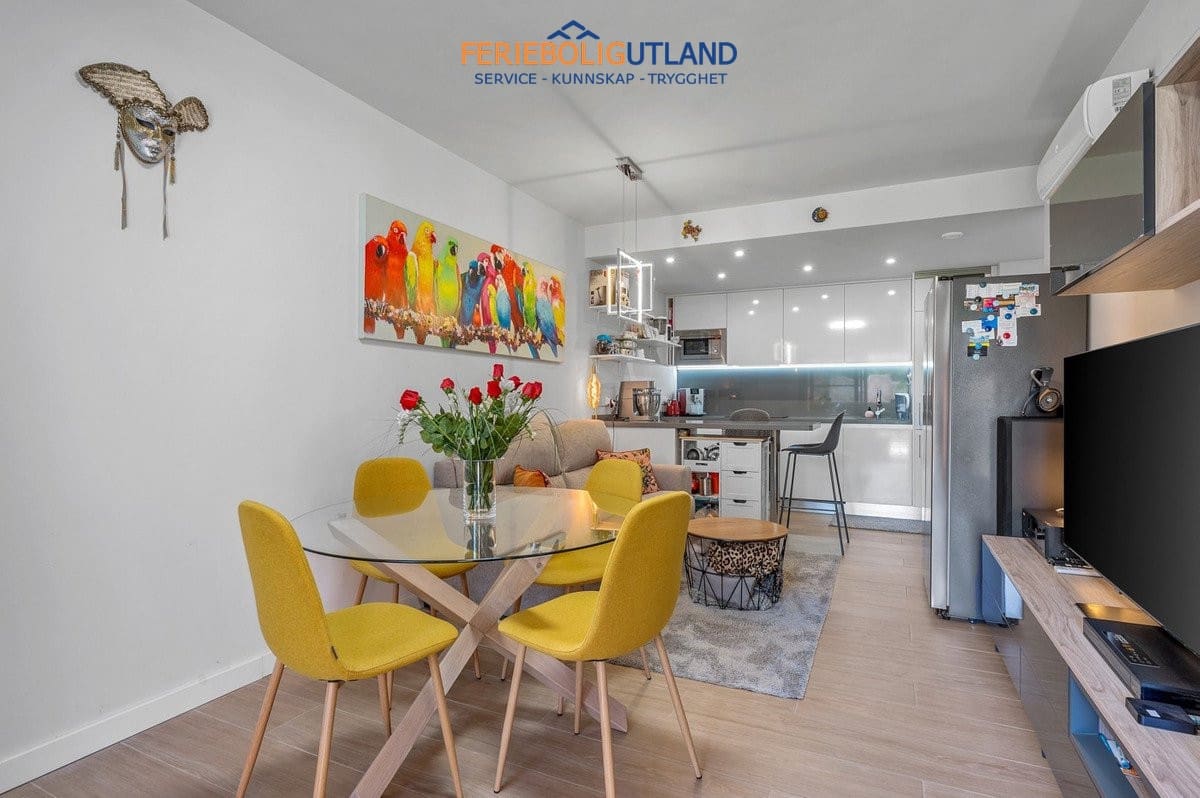 2 soverom Leilighet til salgs i Villamartin med svømmebasseng garasje - € 254 900 (Ref: 10034323)