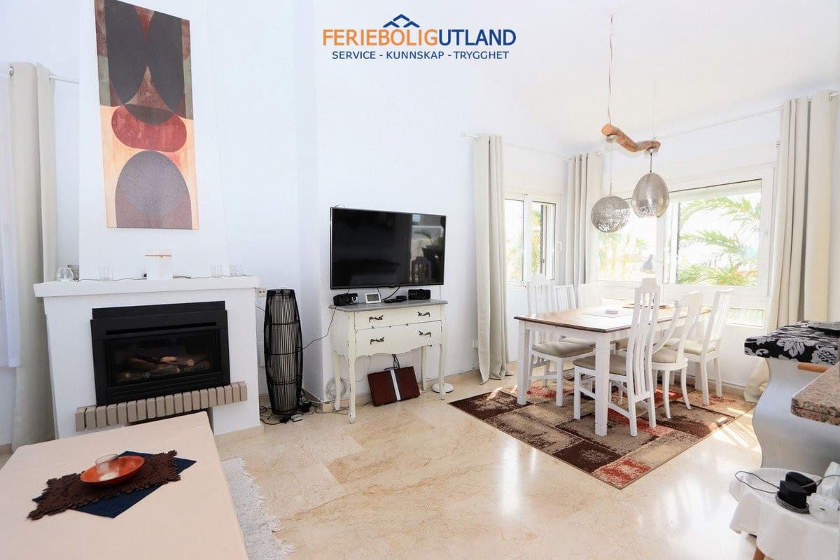 3 chambre Villa/Maison à vendre à Villamartin avec piscine garage - 349 990 € (Ref: 10034398)