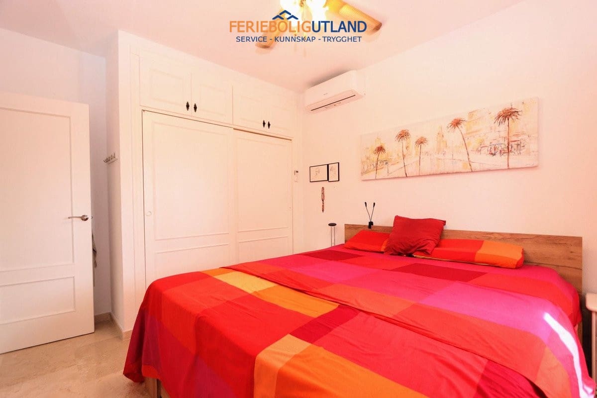 3 chambre Villa/Maison à vendre à Villamartin avec piscine garage - 349 990 € (Ref: 10034398)
