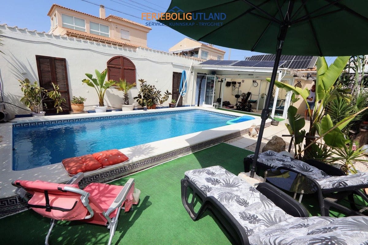 3 chambre Villa/Maison à vendre à Villamartin avec piscine garage - 349 990 € (Ref: 10034398)