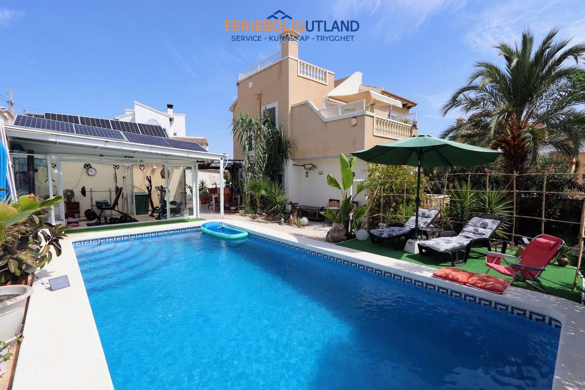3 chambre Villa/Maison à vendre à Villamartin avec piscine garage - 349 990 € (Ref: 10034398)