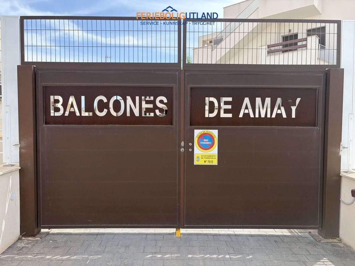 2 bedroom Apartment for sale in Los Balcones with pool garage - € 299,900 (Ref: 10034508)