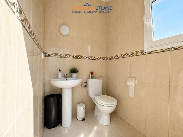 4 quarto Moradia para venda em Los Narejos, Los Alcázares com piscina - 450 000 € (Ref: 10034509)