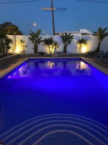5 Zimmer Villa zu verkaufen in Puerto Deportivo, Torrevieja mit Pool Garage - 760.000 € (Ref: 10034518)