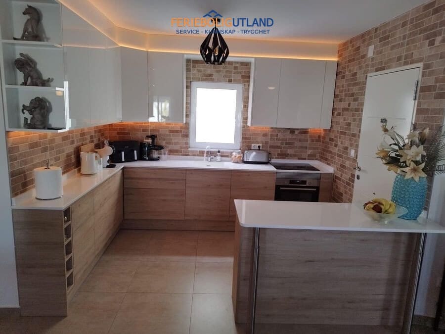 5 quarto Moradia para venda em Torrevieja com piscina garagem - 760 000 € (Ref: 10034518)