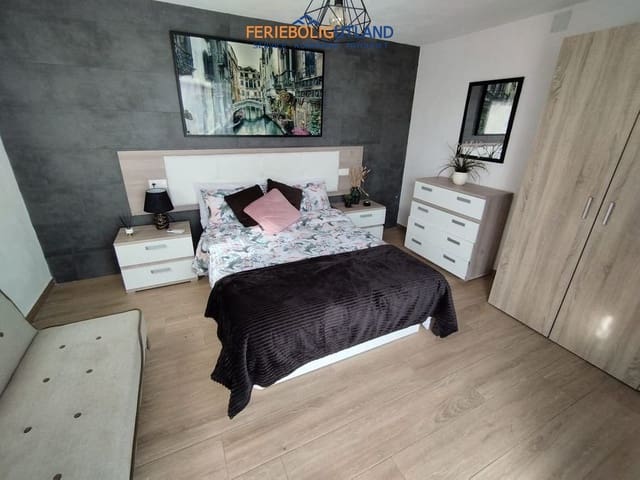 5 Zimmer Villa zu verkaufen in Puerto Deportivo, Torrevieja mit Pool Garage - 760.000 € (Ref: 10034518)